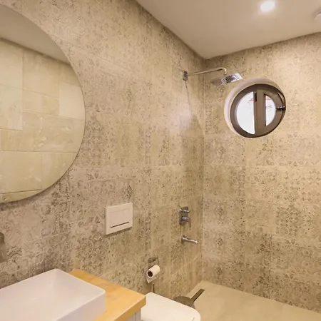 Sydney Villa *